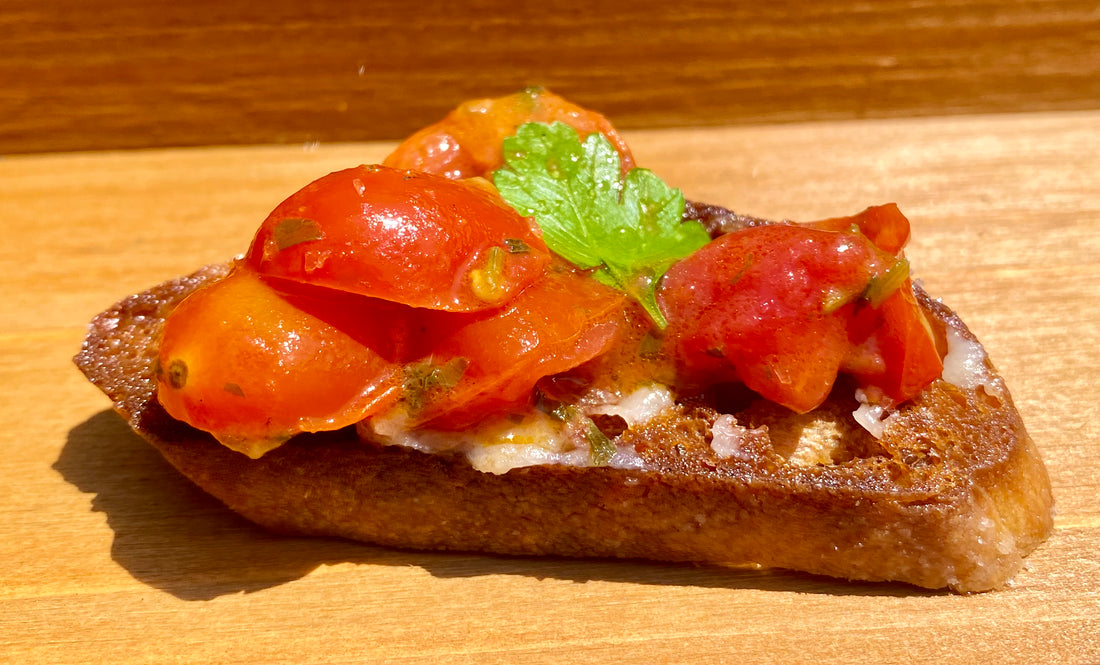 Pike Lane Gardens Roasted Garlic, Cherry Tomato & Parsley Crostini